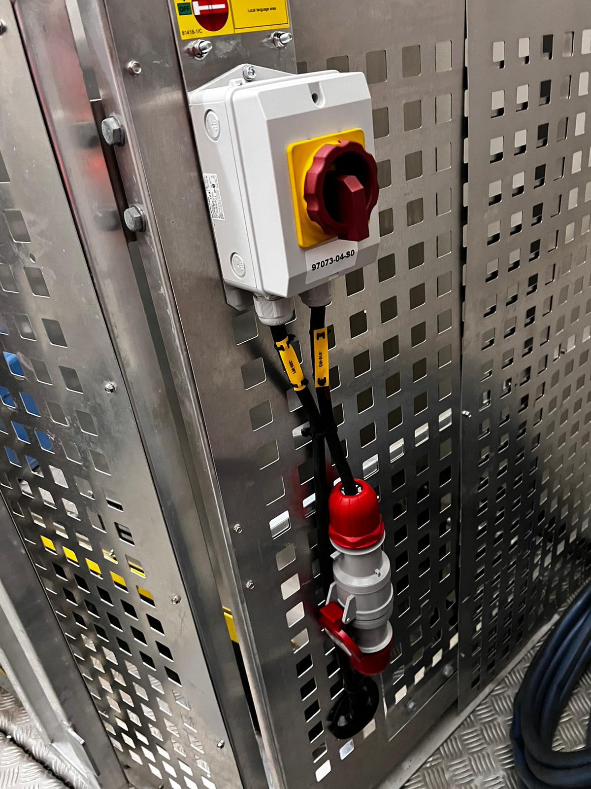 wind turbine service lifts